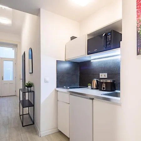 Centrally Located Room For Solo Traveller Budapest Exterior photo