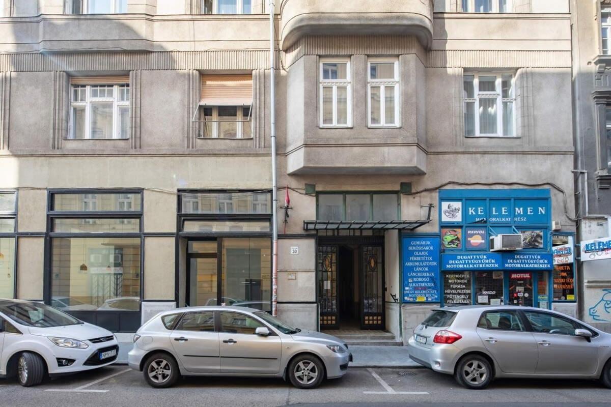 Centrally Located For Solo Traveller